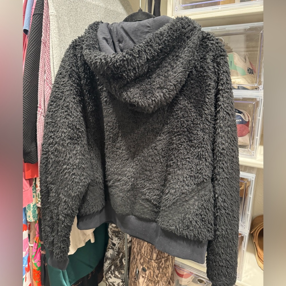 Lululemon Pullover - Picture 2 of 7